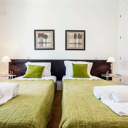 Apartmán Stunning 3 Bed With Pool *
