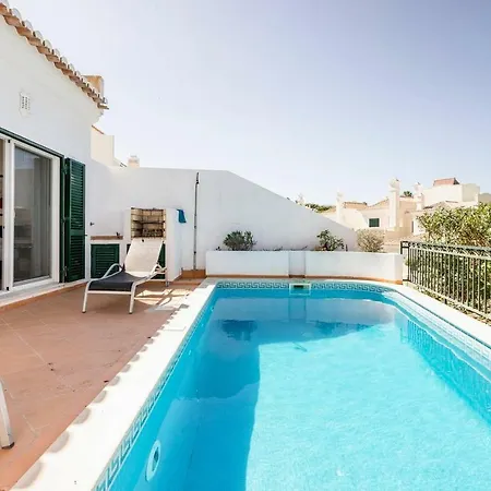 Stunning 3 Bed With Pool