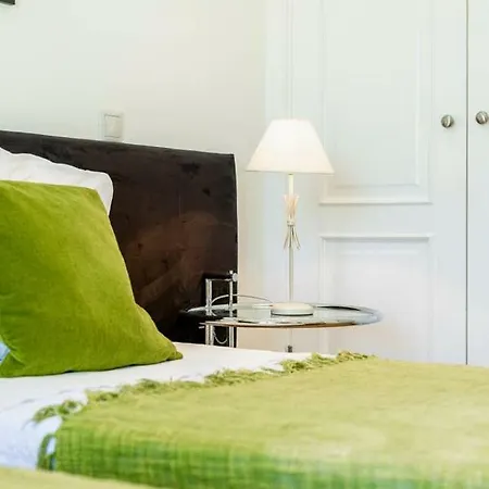 Stunning 3 Bed With Pool Appartement *