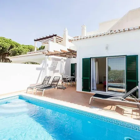Stunning 3 Bed With Pool *