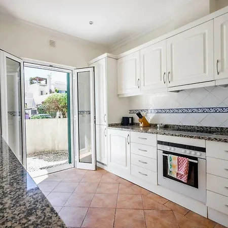 Stunning 3 Bed With Pool