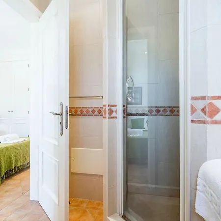 Stunning 3 Bed With Pool *