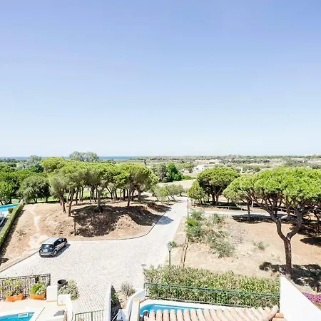 Stunning 3 Bed With Pool Apartment