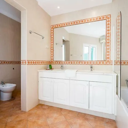 Stunning 3 Bed With Pool Apartment Vale do Lobo